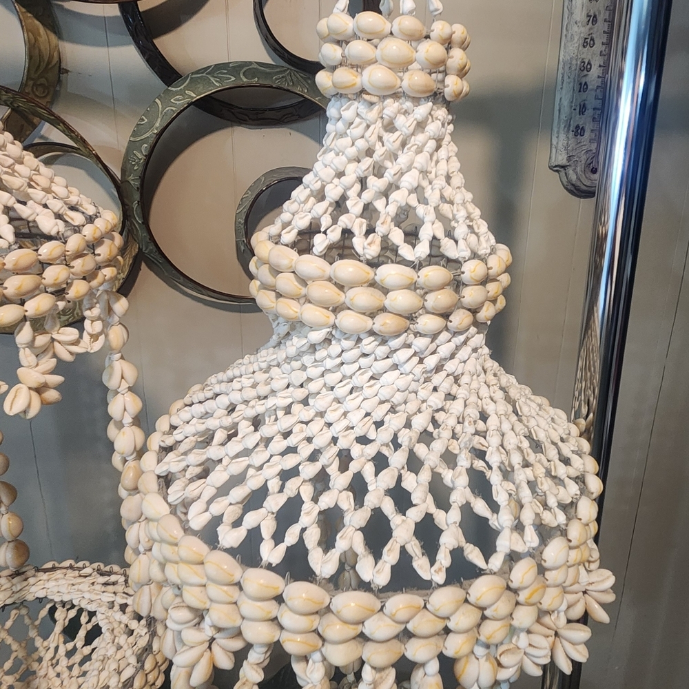 Set of 3 Vintage Seashell Chandelier Plant Hangers - Picture 12 of 14